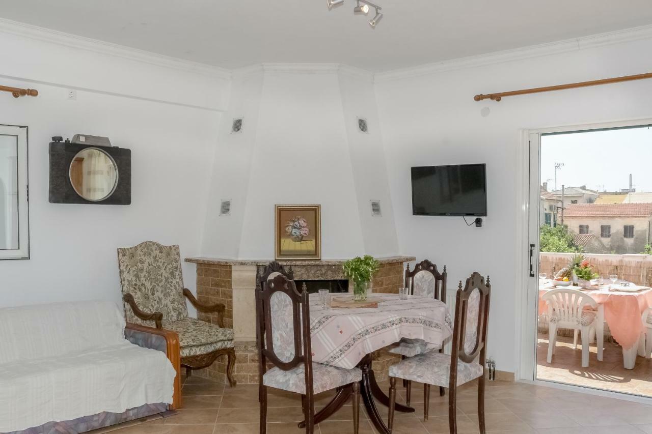 Modern Flat With Beautiful Views In South Of Corfu Apartamento Lefkímmi Exterior foto